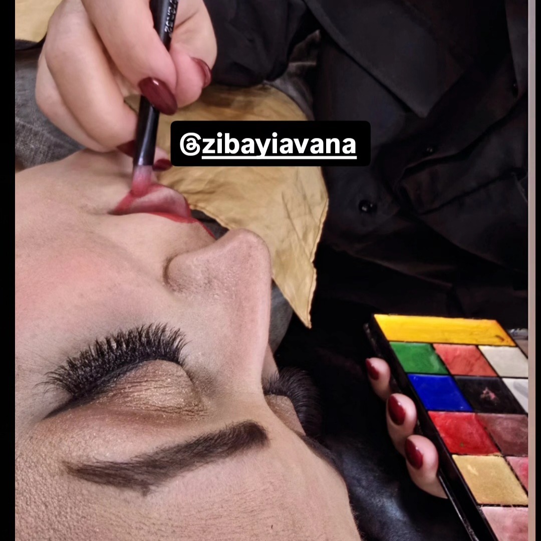 کانتورینگ صورت 
سبک های اروپایی و اسموکی ،لایت مدیوم ،کات گریس