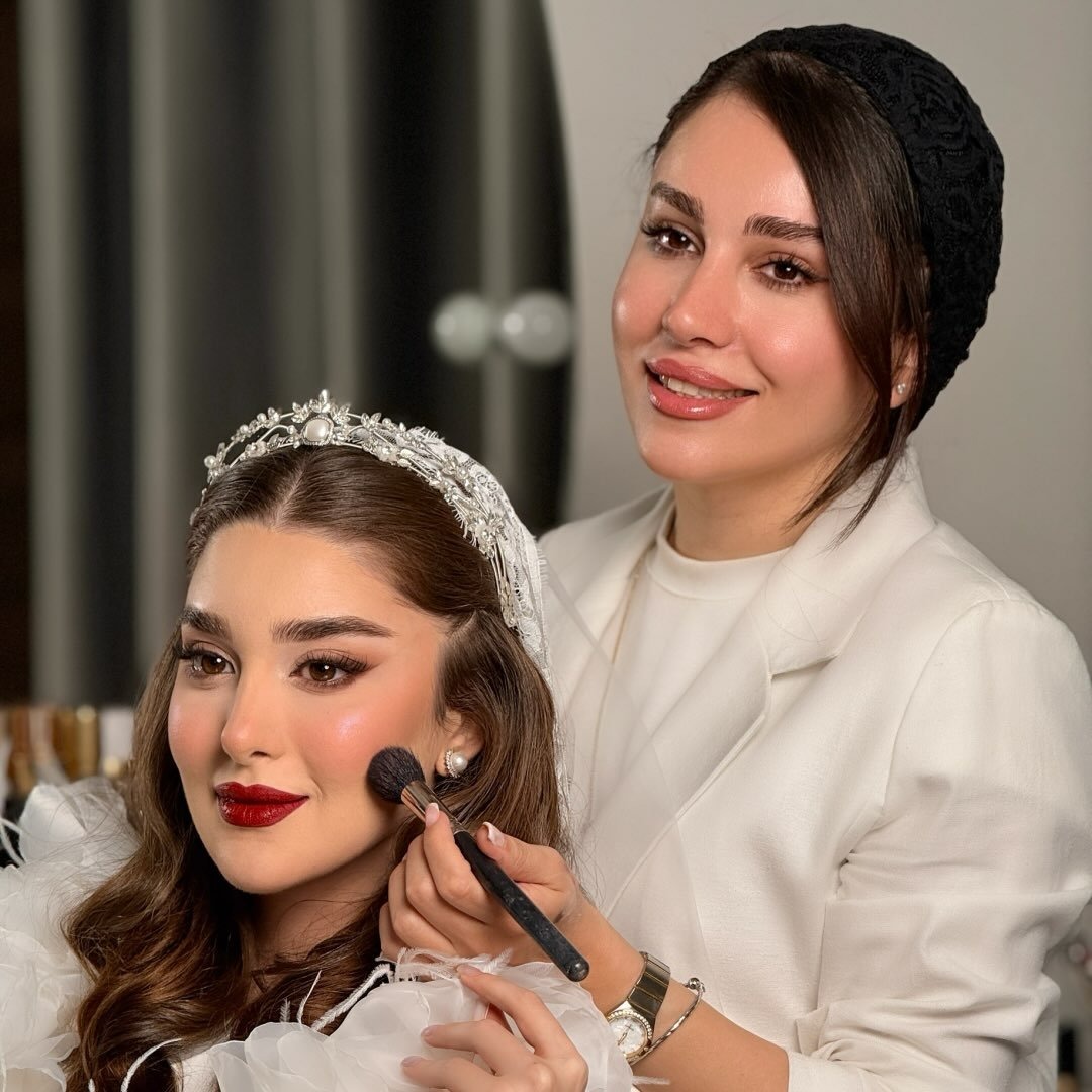 مانا حاجیان